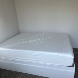 White Bed And Full Size Mattress 