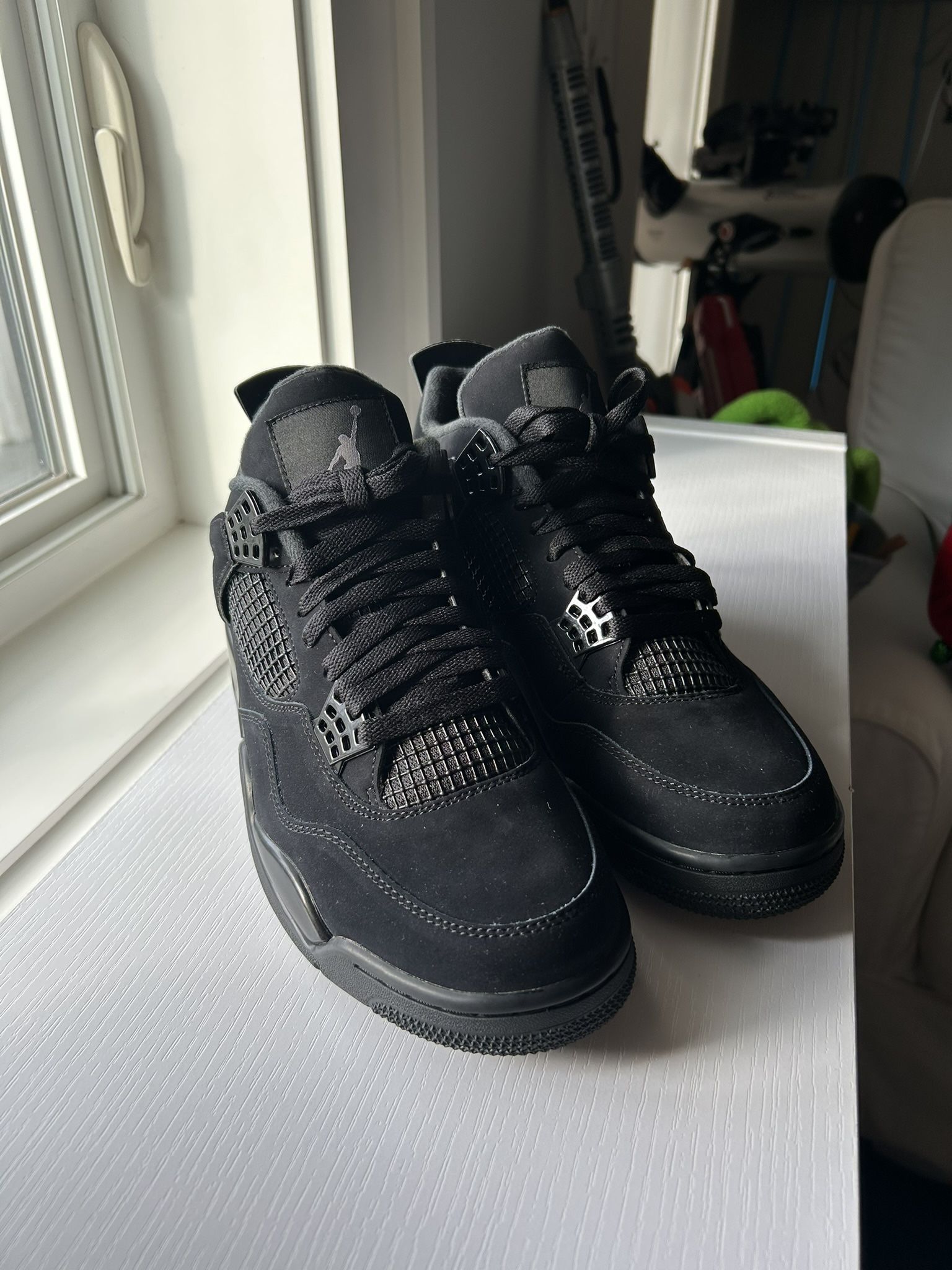 black cats