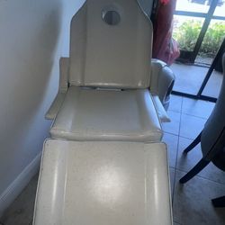 Adjustable Esthetician Chair 