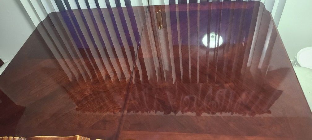 Kitchen Table With Hutch