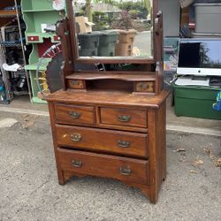 Dresser