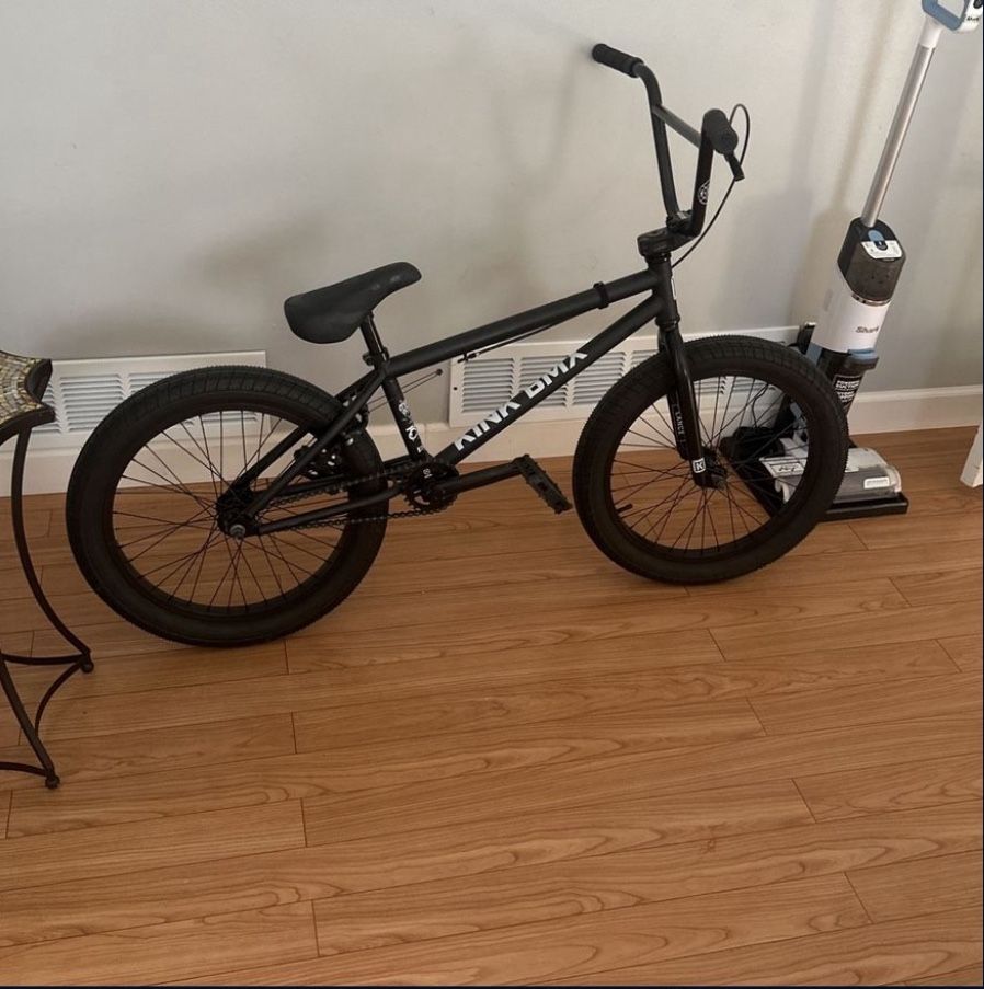 Kink Curb Bmx Bike