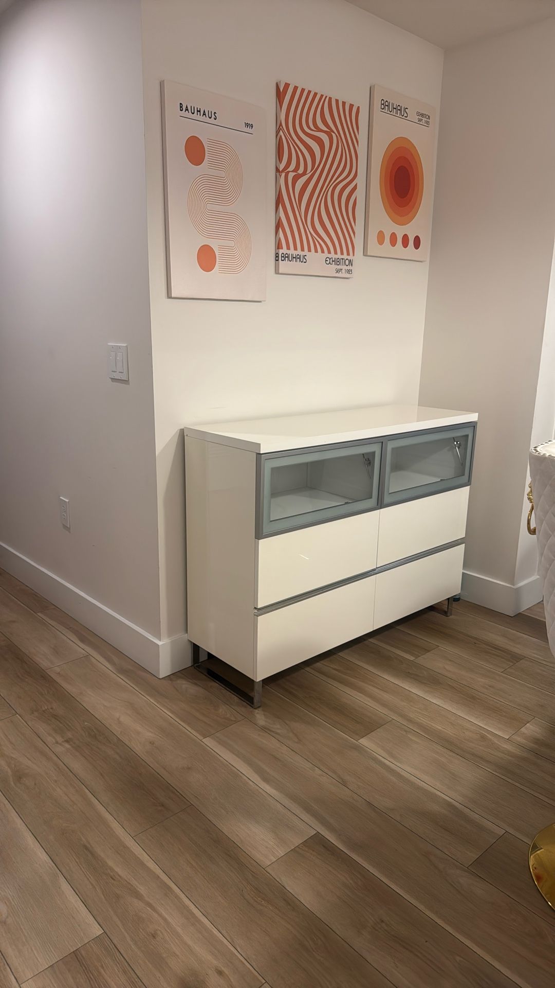 Modern White Gloss Dresser with Frosted Glass Drawers