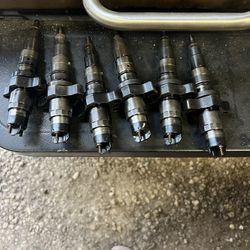 5.9 Cummins Fuel Injectors With Fuel Tubes