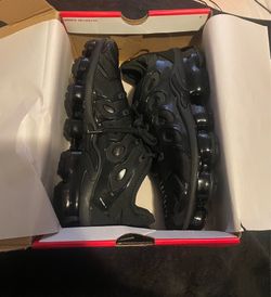 New Nike Air Vapor Max Size 9.5 Men Shoe