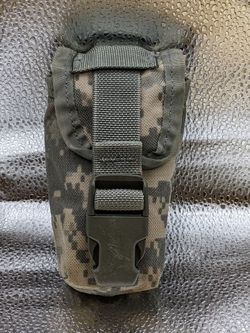 Genuine U.S Army USGI MOLLE II Flashbang Pouch Used $5 Or Best Offer