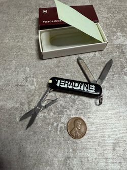 Victorinox Classic SD Swiss Army Knife – Teradyne Advertising Logo – Original Box