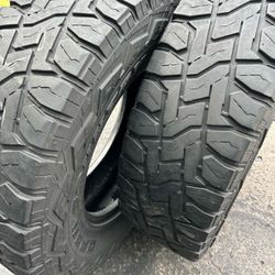 LT 285 75 18 TOYO OPEN COUNTRY R/T "2 used Tires"