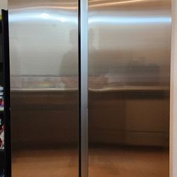 Samsung Side-by-Side Refrigerator (RS28A500ASR)