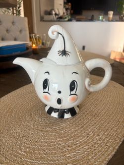 Johanna Parker ghost tea pot