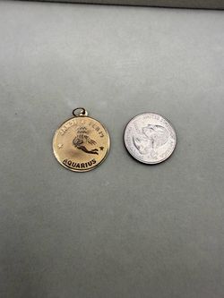 14K Yellow Gold Aquarius Zodiac Charm – 2.35g