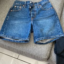 Levis Women Short