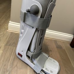 Breg Walking Boot With Pump Size Large!