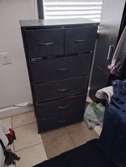 "FREE", 6 drawer dresser
