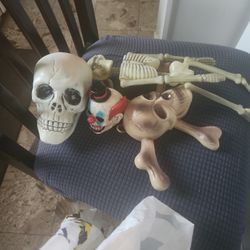 Halloween Is NEXT WEEK!!Skulls &Clown Face * Hanging Skeleton