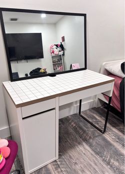 White Desk and Free Mirror!