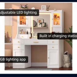 Vanity With Light Up Mirror 