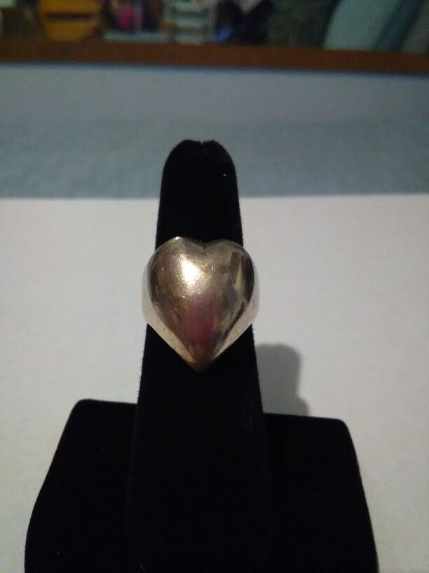 Vintage sterling silver heart ring.