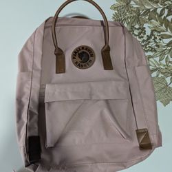Fjallraven Kanken No.2 Backpack Pink