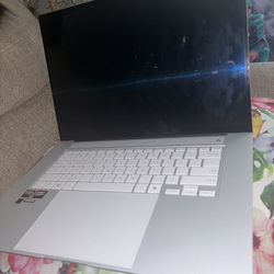 ASUS ZenBook S 16 – 3K OLED Touch | Ryzen AI 9 | 24GB RAM | 1TB SSD – $1,000