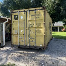 20’ STORAGE CONTAINERS 