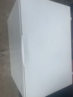 Kenmore White Chest Freezer