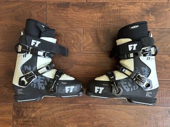 Ski Boots - Full Tilt Size 27.5