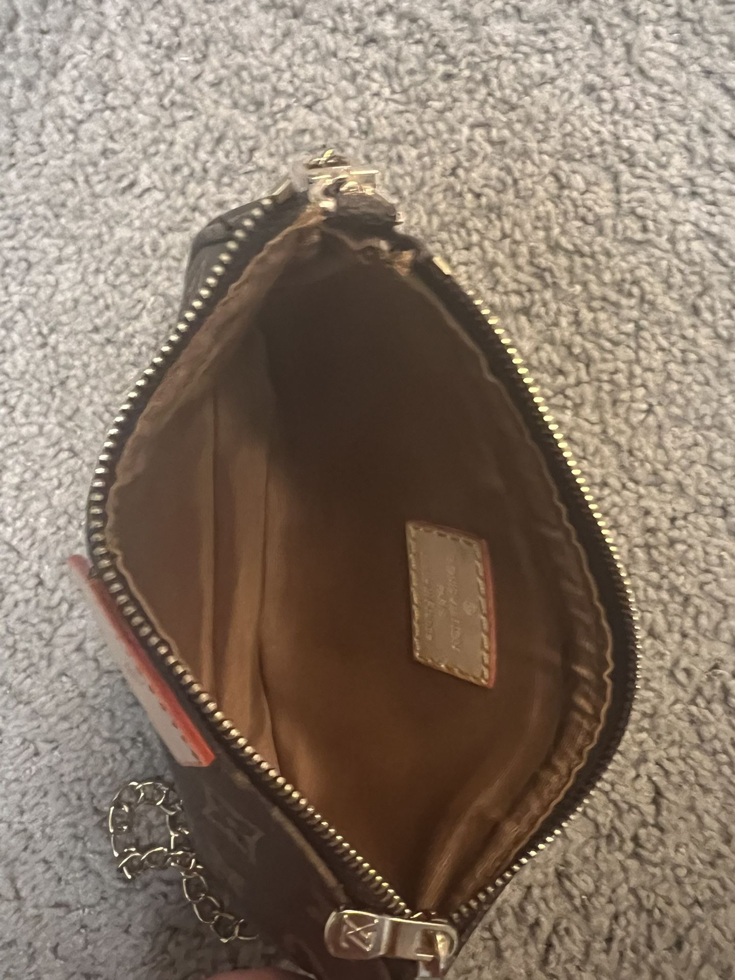 Louis Vuitton Mini Boite Chapeau M44699 Bag for Sale in Waco, TX - OfferUp