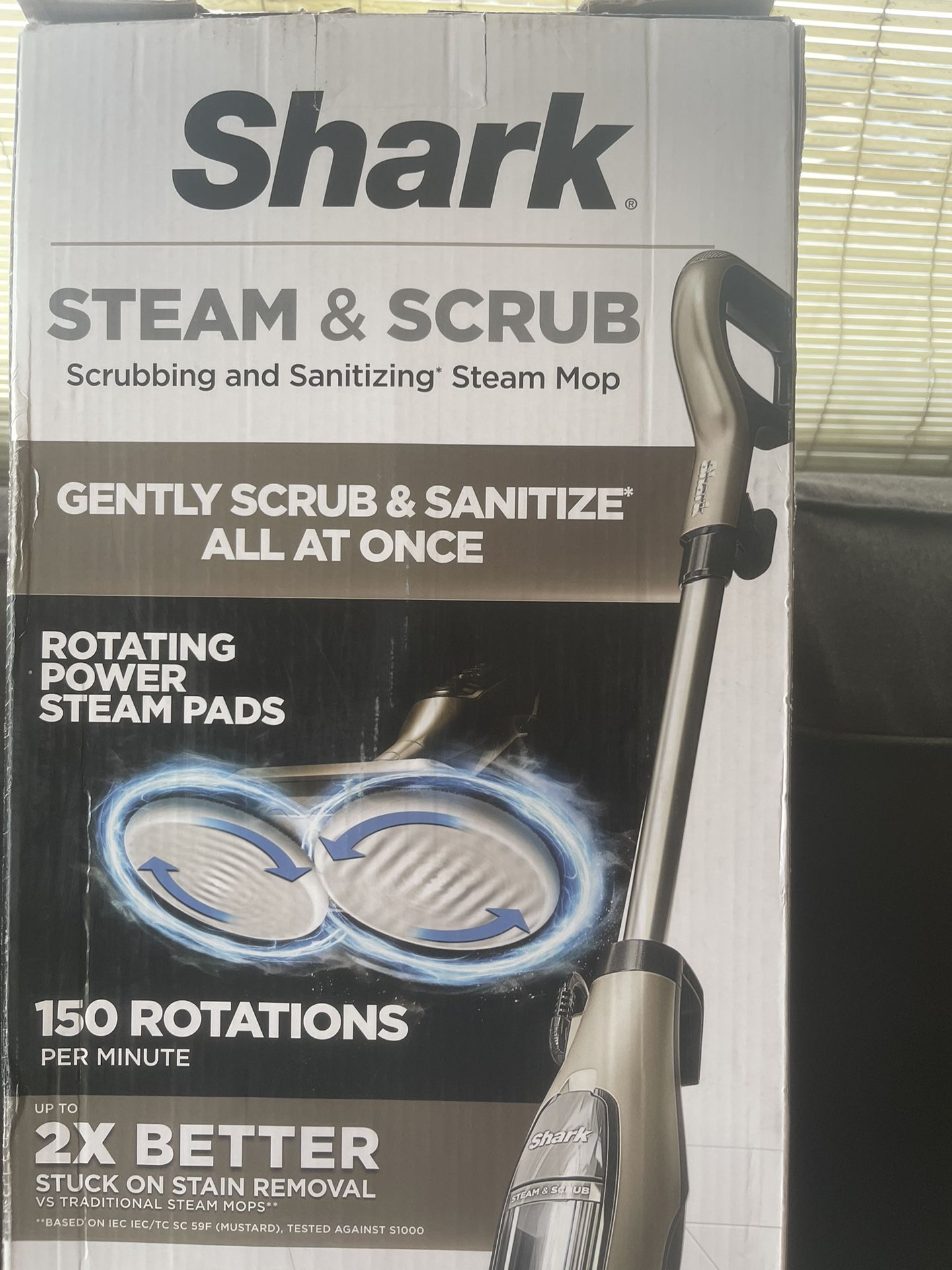 SHARK Scrubbing And Sanitizing Steam Mop