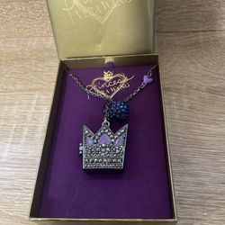 Princess Vera Wang Crown LOCKET Necklace 30” Adjustable New