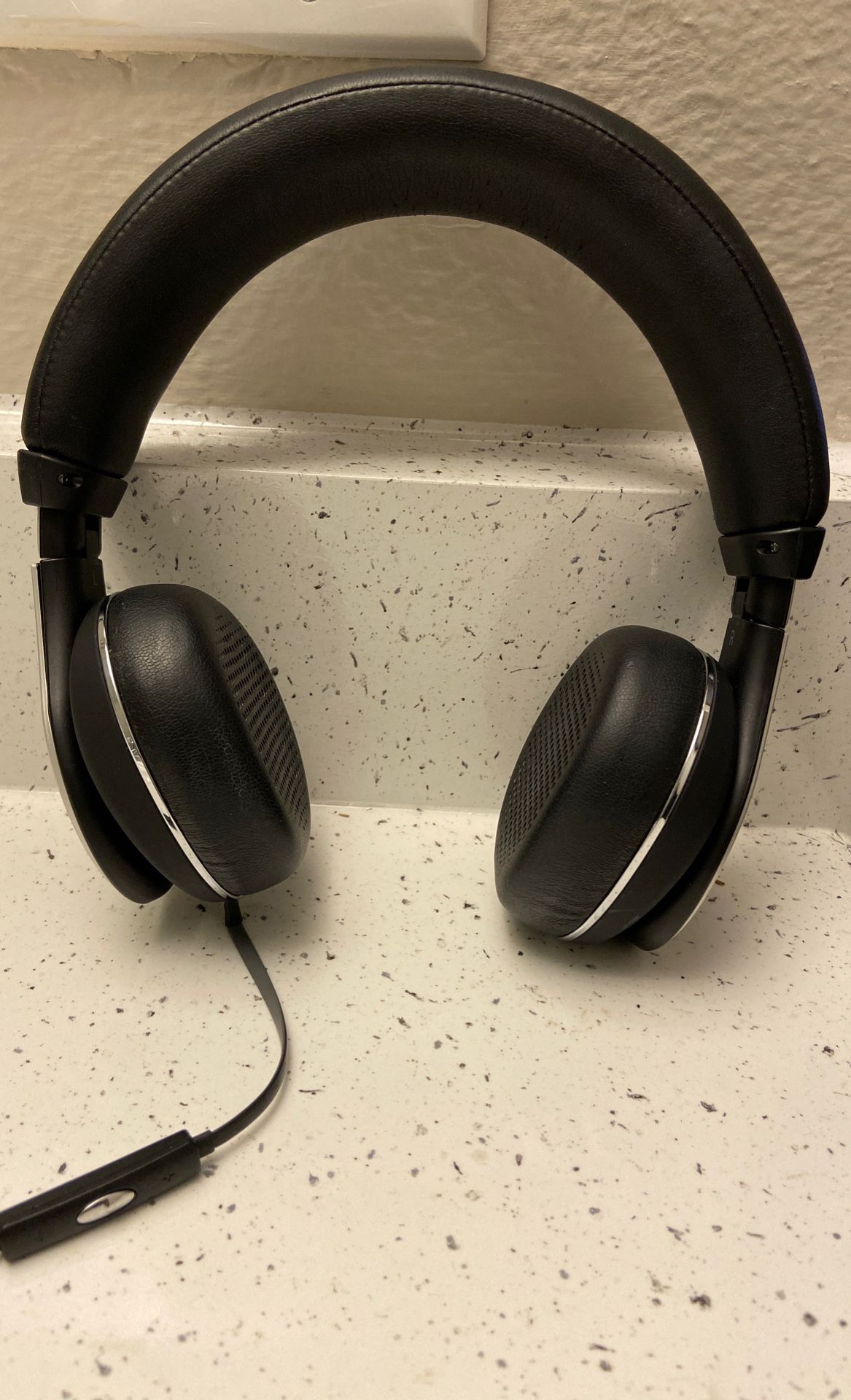 Klipsch reference on ear headphones