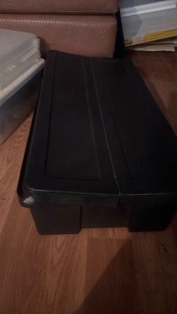Storage containers