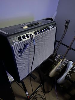 Fender 65' Deluxe Reverb w/Foot switch and Cover