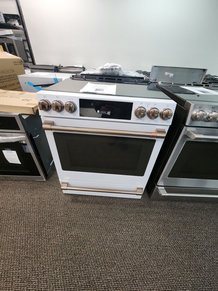 Cafe 30" Smart Slide In, Front Control, Radiant And Convection Range