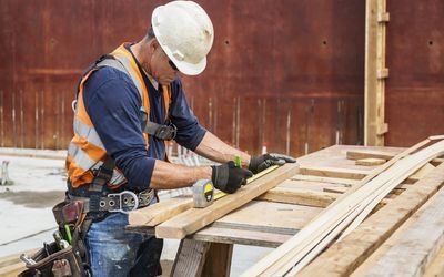 Busco Carpintero o cementero $25+hr con experiencia