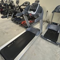Precor C932i Treadmill 