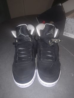Open Box / New (Never Worn) Air Jordan 5 Retro (GS) "Anthracite" Youth 5.5Y (Fits a standard US Women's size 7) Anthracite / Wolf Grey / Clear / Black