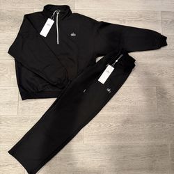 Black Alo Yoga Quarter-Zip Tracksuit, M