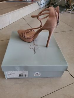 Jessica Simpson Size 9