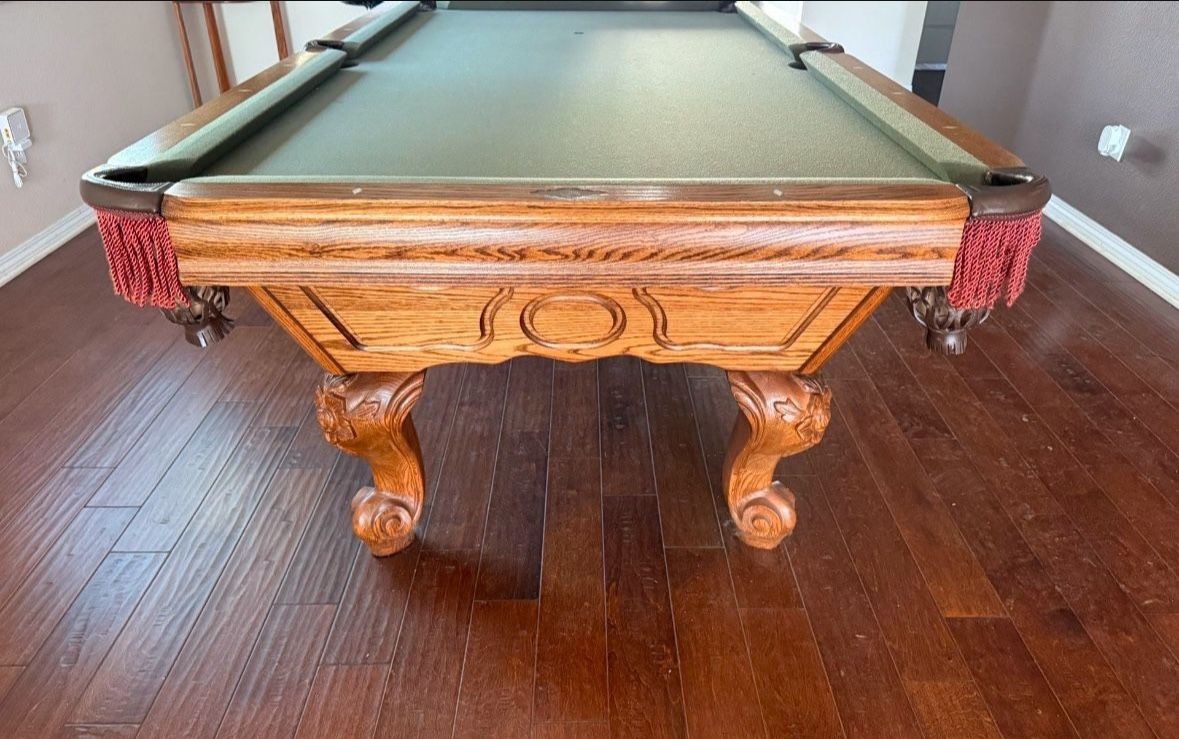 Pool Table 8ft ( Free Delivery & Set Up & New Color Felt Of Your Choice )
