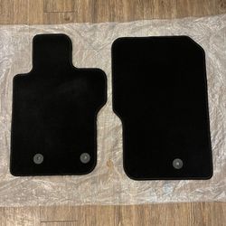 Bronco Factory Ford carpeted floormats in excellent condition. Replace your beat mats. Freshen up! 