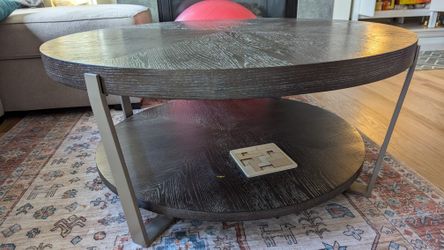 Oak wood Sturdy Round Coffee Table