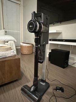 LG CordZero A9 Cordless Stick Vacuum w/ Charging Stand & Accessories,excellent condition