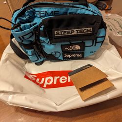 Waistbag Supreme X North Face Brand new and 100% authentic guaranteed 