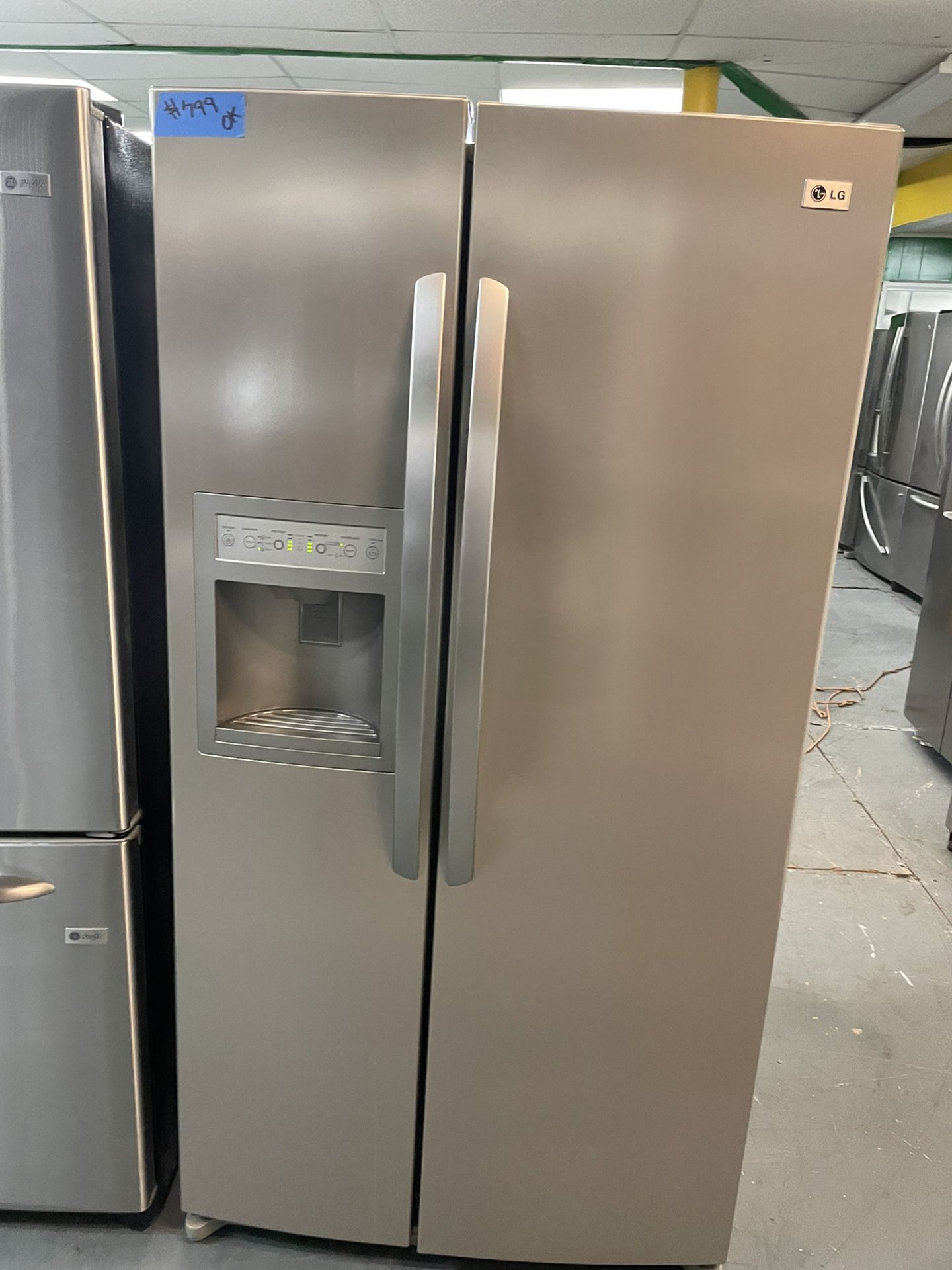 36” in wide LG frige use like new