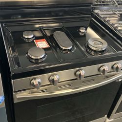 💥Great Deal💥 6 cu. ft. Smart Wi-Fi Enabled Convection Gas Range with No Preheat AirFry in Stainless 