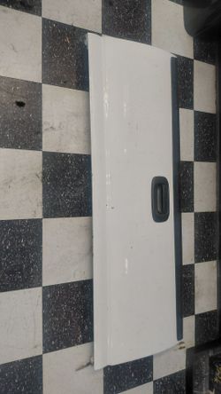 Tail gate