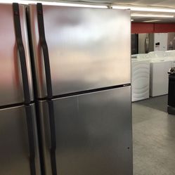 GE 18 Cu Ft Top And Bottom Black And Stainless Steel Fridge. 1 year Warranty 
