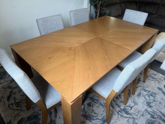 Furniture- 7 pc dining set with leaf included- Selby