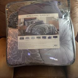 BRAND NEW Elegant 14 Piece king  Super Comforter set